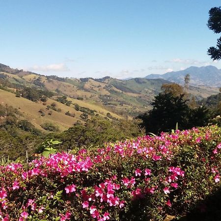 Chales Azaleia Todos São Bento do Sapucaí Exterior foto