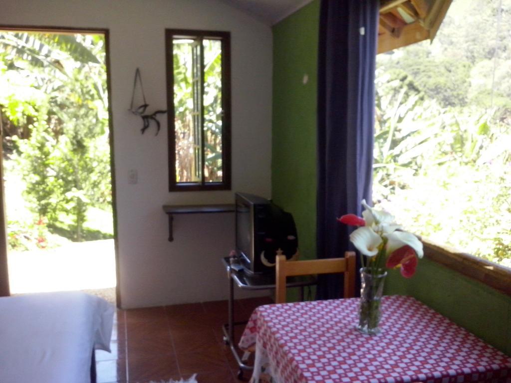 Chales Azaleia Todos São Bento do Sapucaí Quarto foto